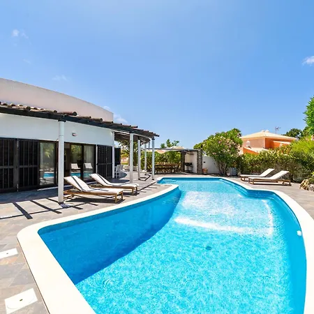 4-bedroom Private Pool Вилла Виламура