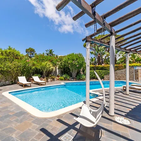 4-bedroom Private Pool *