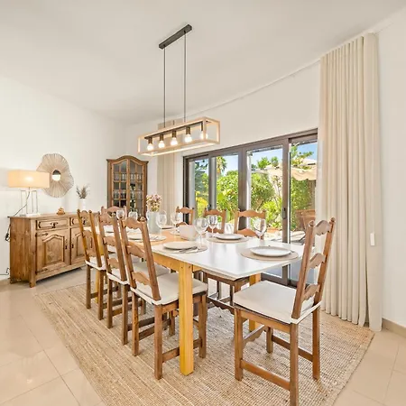 4-bedroom Private Pool فيلة *