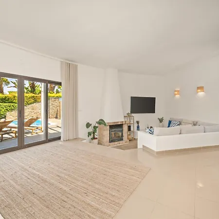 4-bedroom Private Pool فيلة