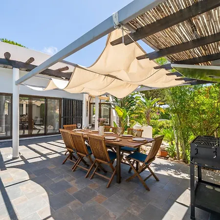 4-bedroom Private Pool Вилла Виламура